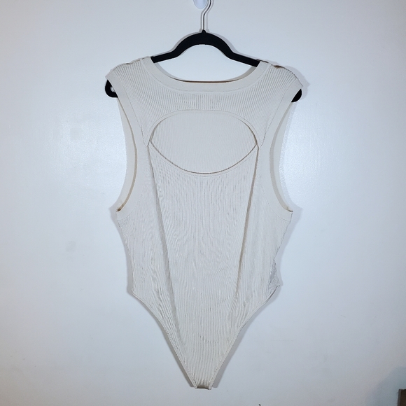 NWOT Good American Plaited Rib Cut Out Bodysuit - Picture 3 of 6